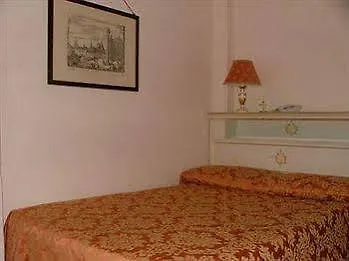 Hotel Ambassador Tre Rose Benátky