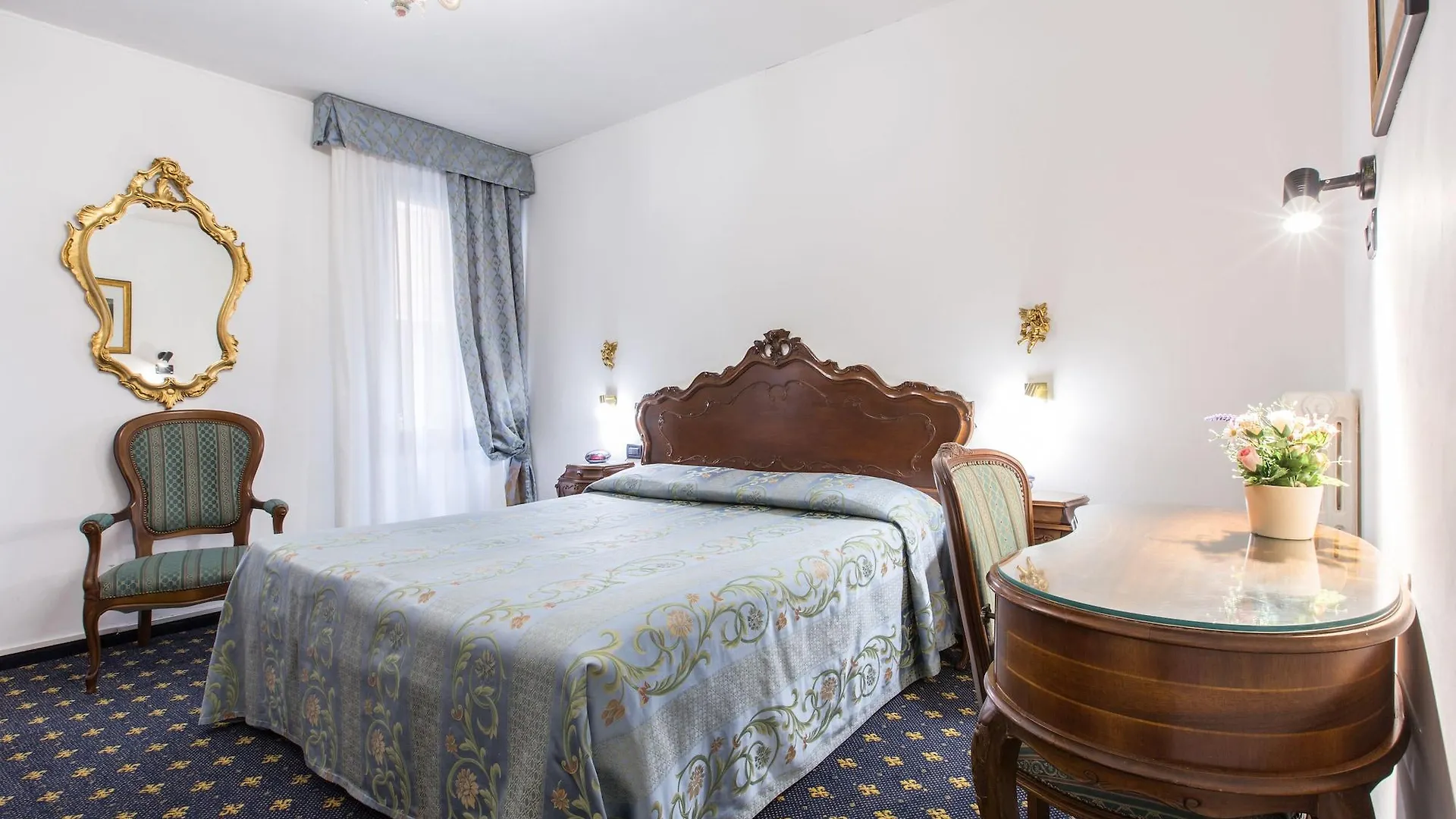 Ambassador Tre Rose Hotel Venice
