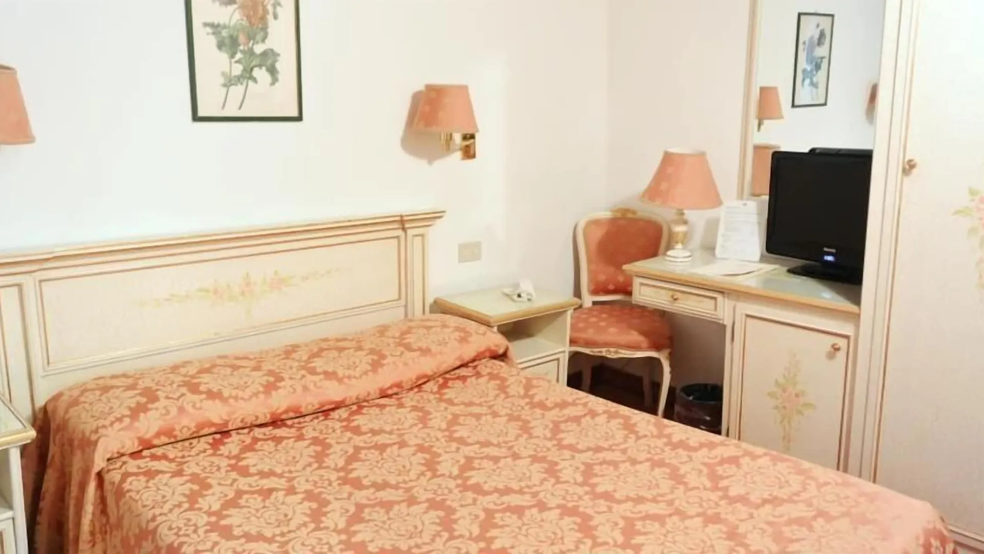 Ambassador Tre Rose Hotel Venice