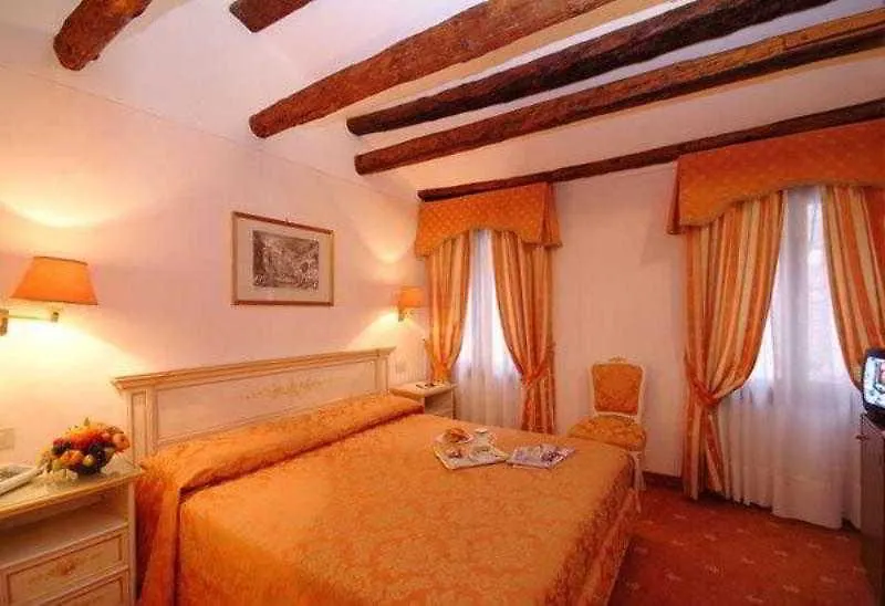 Ambassador Tre Rose Hotel Venice