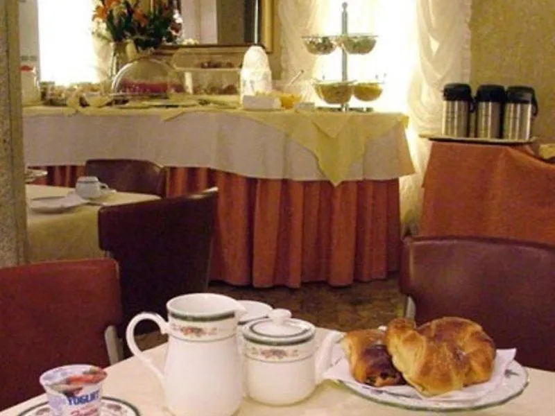 Ambassador Tre Rose Hotel Venice