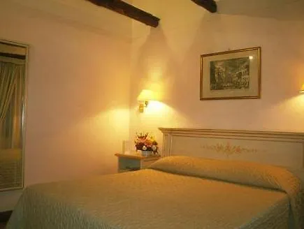 Ambassador Tre Rose Hotel Venice