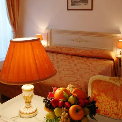 Ambassador Tre Rose Hotel Venice
