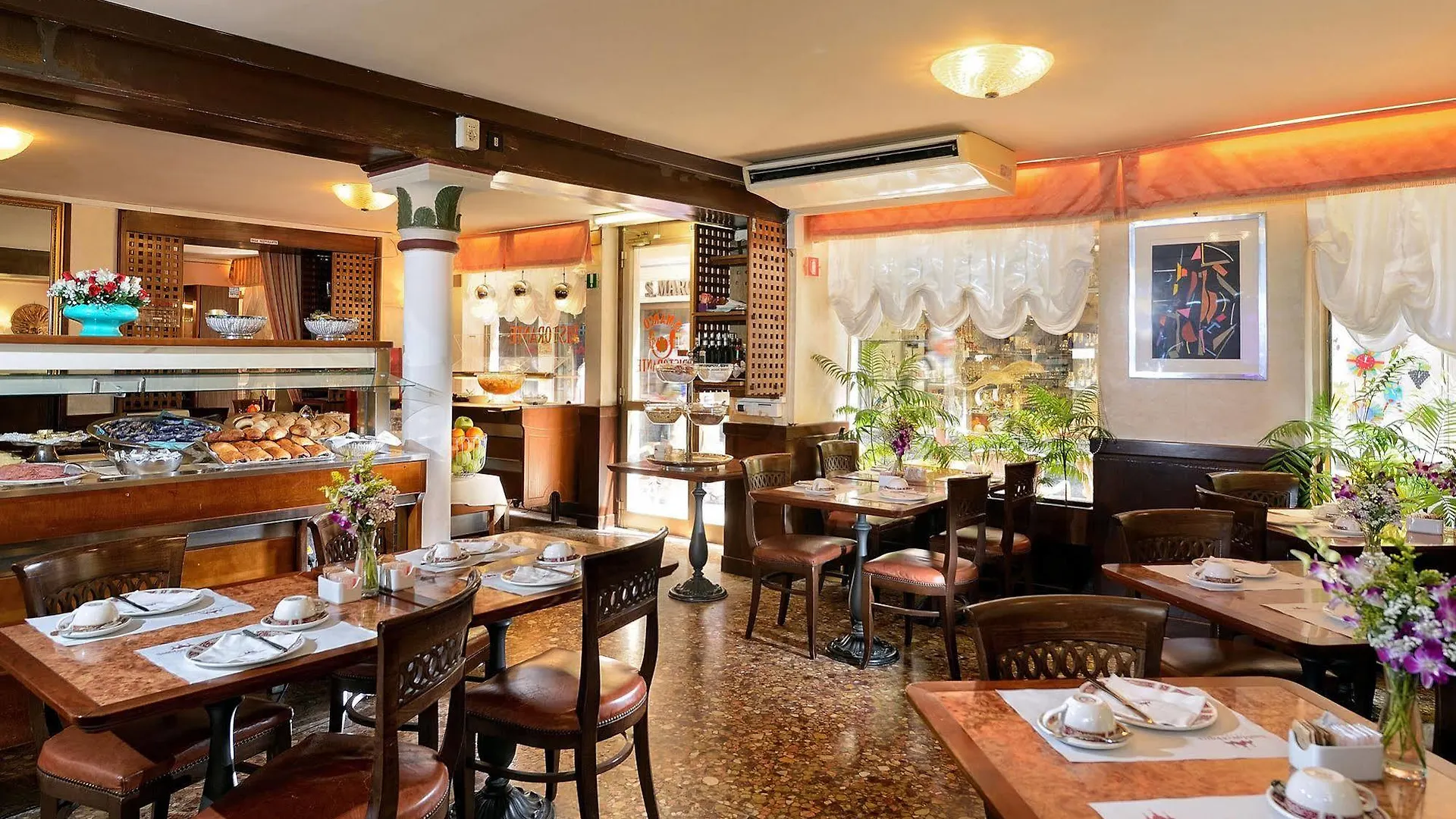 Ambassador Tre Rose Hotel Venice Italy