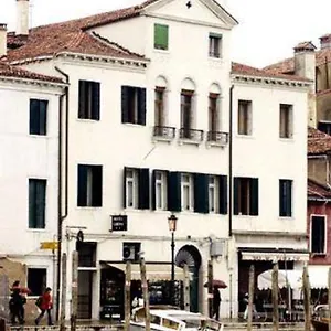 Otel Airone