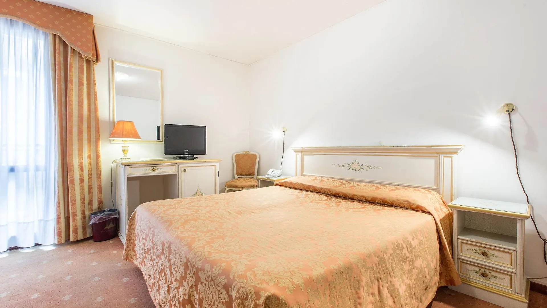 Ambassador Tre Rose Hotel Venice