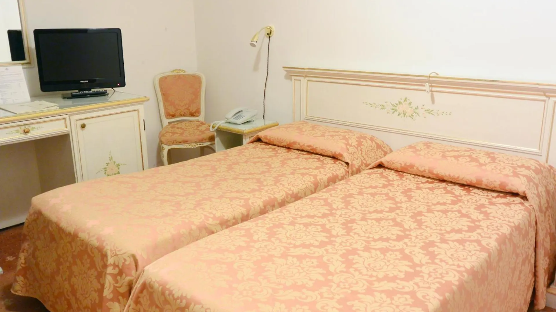 Отель Ambassador Tre Rose Венеция