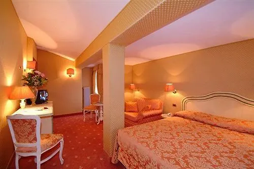 Ambassador Tre Rose Hotel Venice