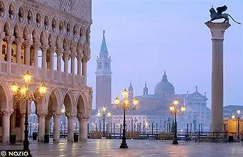 Hotel Ambassador Tre Rose Venecia Italia