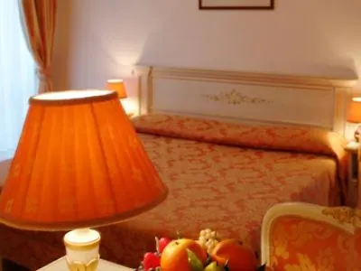 Hotel Ambassador Tre Rose Venecia