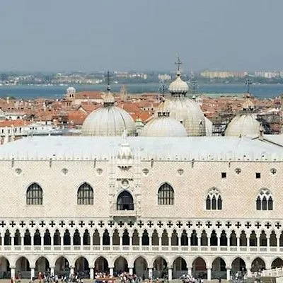 Hotel Ambassador Tre Rose Venecia